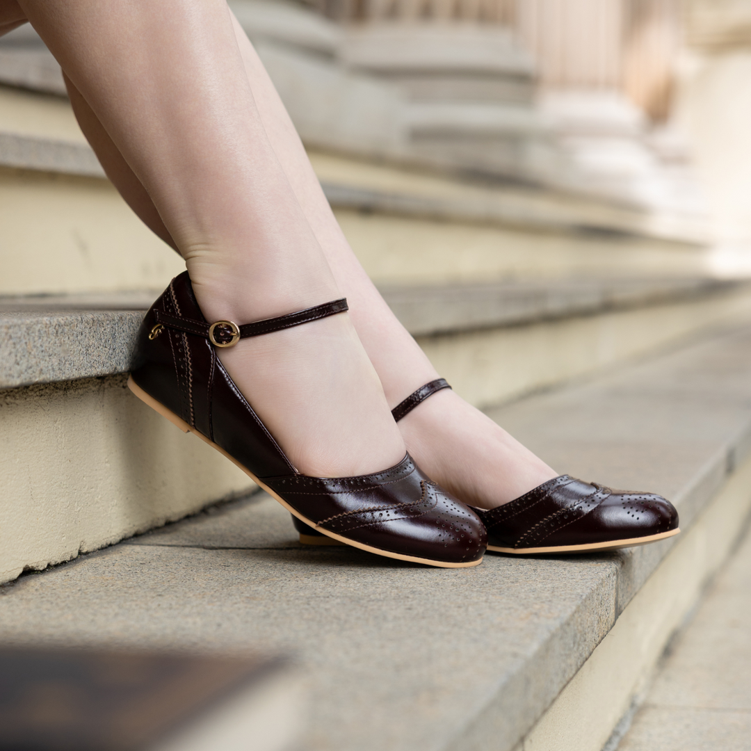 Dark Academia Vintage Inspired 1920s Oxford Wingtip Ladies Flats Dark Academia Vintage Inspired 1920s Oxford Wingtip Ladies Flats