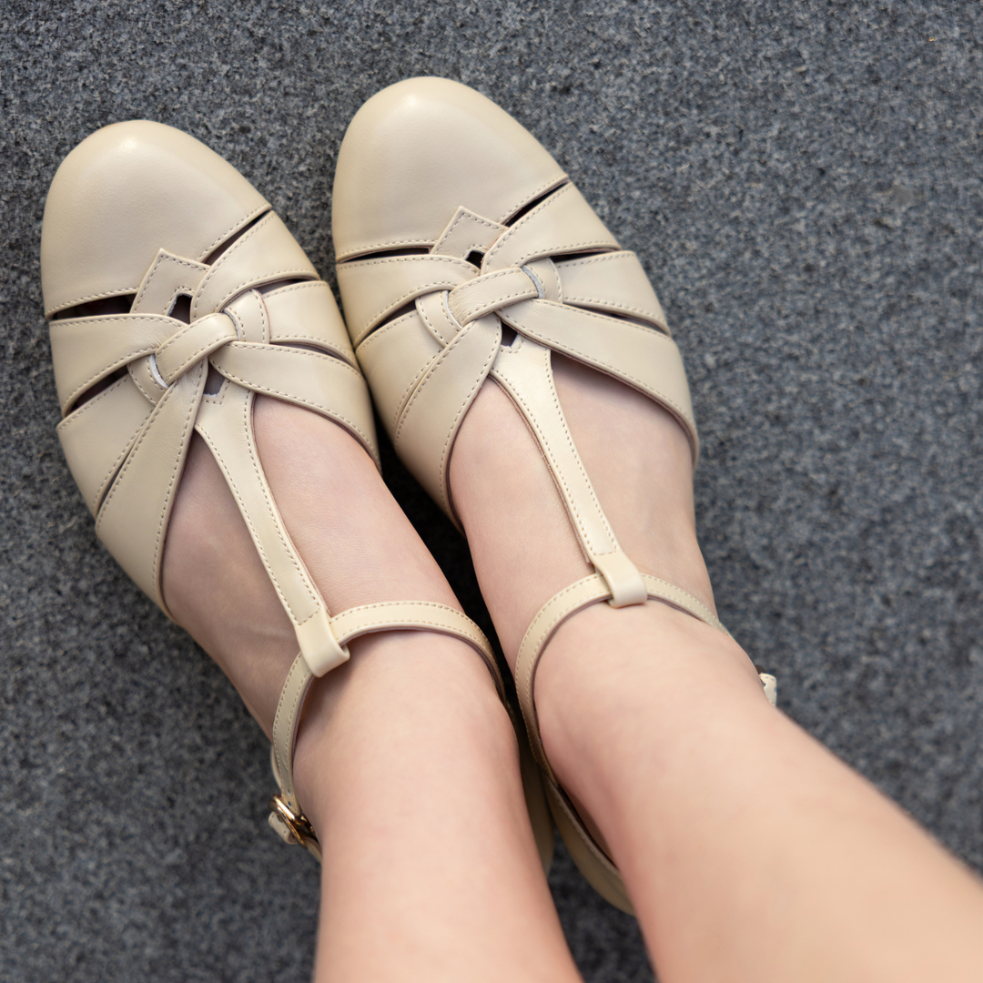 Charlie Stone Shoes women's vintage flats neutral cream shined oiled leather dress shoes with hidden wedge to alleviate heel pain Montpellier Bone